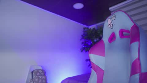 aura_rouss online show from 02.03.26