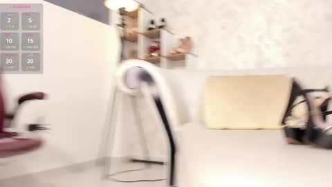 Aura sanders online show from 04.23.26