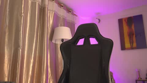 Snapshot of aura_sensual chatting on 03.12.25 . online show from 03.12.25