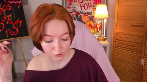 Snapshot of auradiaz chatting on 03.25.26 auradiaz online show from 03.25.26