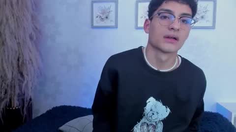 Snapshot of auranova chatting on 02.03.26 aura online show from 02.03.26