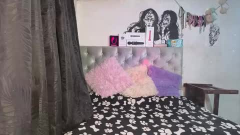 Snapshot of aurasensorial27 chatting on 10.19.25 aurasensorial27 online show from 10.19.25