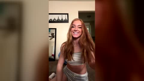 Snapshot of auriamist chatting on 02.10.26 auriamist online show from 02.10.26