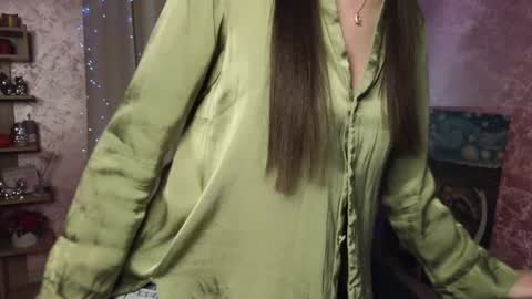 Snapshot of aurora_aksness chatting on 12.23.24 Aurora online show from 12.23.24