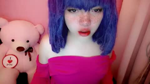 cute online show from 04.08.26