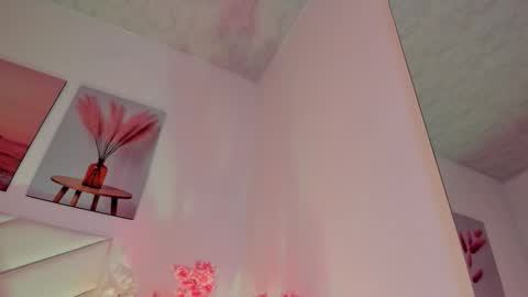 Snapshot of aurora_sweet2 chatting on 11.22.25 Madison online show from 11.22.25