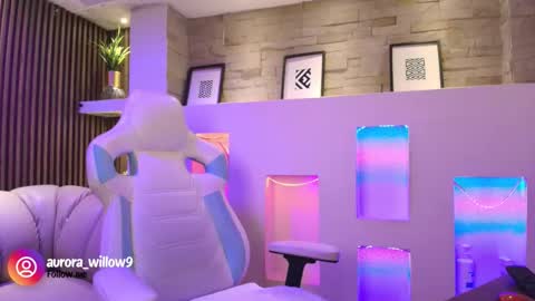Snapshot of aurora_willow9 chatting on 11.27.25 aurora_willow9 online show from 11.27.25