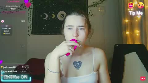 Snapshot of aurora_worker chatting on 12.25.24 Aurora online show from 12.25.24