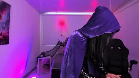 Snapshot of auroradiaz_ chatting on 10.27.25 Aurora Diaz online show from 10.27.25