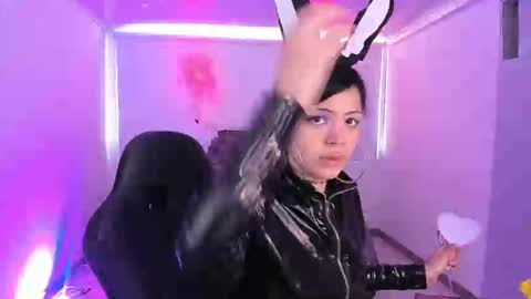 Snapshot of auroradiaz_ chatting on 10.31.25 Aurora Diaz online show from 10.31.25