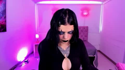 Snapshot of auroradiaz_ chatting on 11.14.25 Aurora Diaz online show from 11.14.25