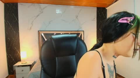 Aurora Diaz online show from 03.30.26