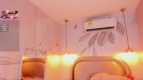 Aurora online show from 03.12.25