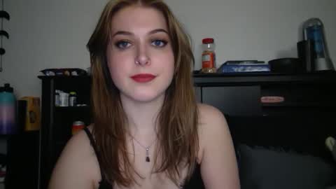 auroralightz1 online show from 12.22.25