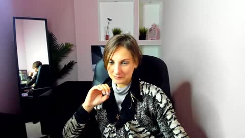 Aurora online show from 12.18.24