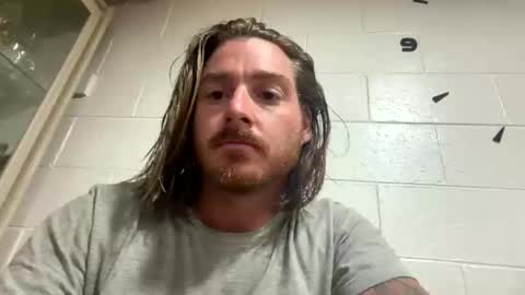 Snapshot of aussie_surf_dude chatting on 03.24.26 Aussie online show from 03.24.26