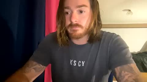 Snapshot of aussie_surf_dude chatting on 04.05.26 Aussie online show from 04.05.26