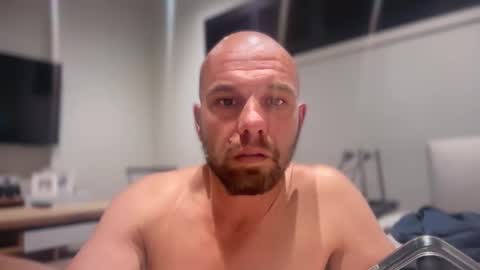 Snapshot of aussieboycal chatting on 03.27.26 aussieboycal online show from 03.27.26