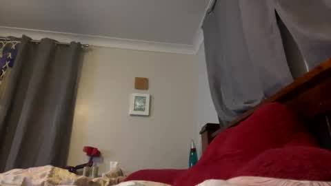 Snapshot of aussielovingxxx chatting on 05.06.26 Milf4u online show from 05.06.26