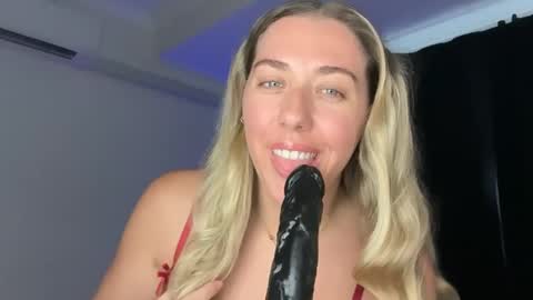 Snapshot of aussielulu chatting on 02.05.26 aussielulu online show from 02.05.26