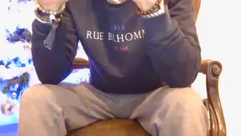 Snapshot of austin24100 chatting on 11.30.25 Austin online show from 11.30.25