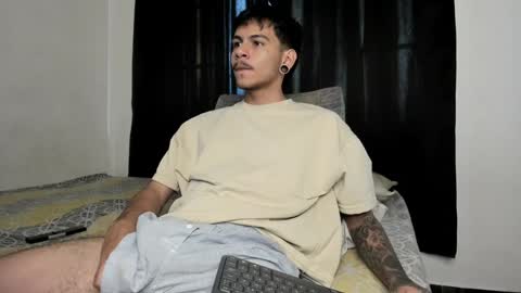 Snapshot of austin_falcon chatting on 01.08.25 Austin online show from 01.08.25