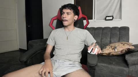 Snapshot of austin_falcon chatting on 01.16.25 Austin online show from 01.16.25