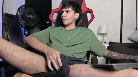 Snapshot of austin_falcon chatting on 02.18.25 Austin online show from 02.18.25