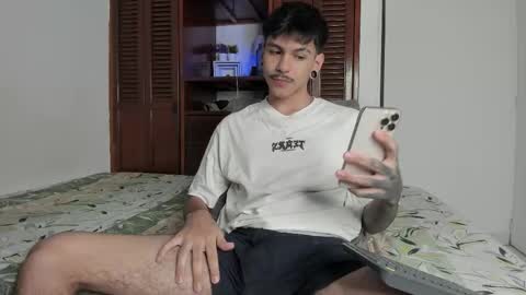 Snapshot of austin_falcon chatting on 09.11.25 Austin online show from 09.11.25