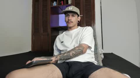 Snapshot of austin_falcon chatting on 09.27.25 Austin online show from 09.27.25