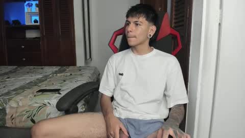 Snapshot of austin_falcon chatting on 10.27.25 Austin online show from 10.27.25