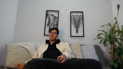 Snapshot of austinreeds chatting on 11.09.25 austinreeds online show from 11.09.25