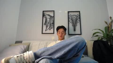 Snapshot of austinreeds chatting on 11.15.25 austinreeds online show from 11.15.25