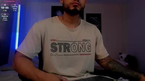 Snapshot of austintorres_ chatting on 10.27.25 AustinTorres online show from 10.27.25