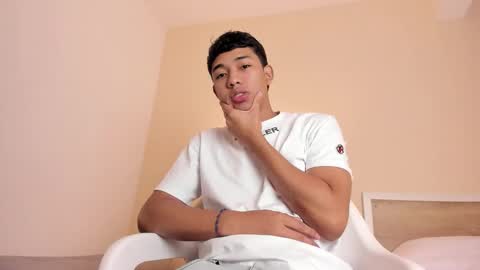 Snapshot of austintowers_ chatting on 01.16.26 Ebony Austin online show from 01.16.26