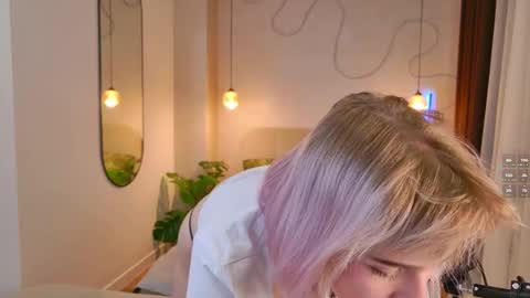 avabloom_ online show from 11.12.25