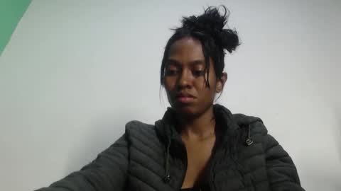 Snapshot of avalericherrycm101 chatting on 11.05.25 avalericherrycm101 online show from 11.05.25