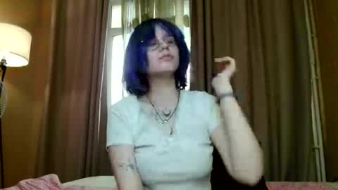 Snapshot of avaobierne chatting on 05.15.26 avaobierne online show from 05.15.26