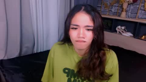 Snapshot of avery_hunt chatting on 12.19.25 Avery online show from 12.19.25