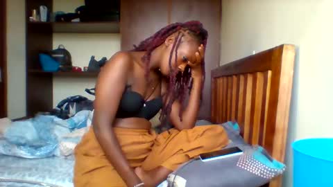 Snapshot of averygoodbadgirl chatting on 05.13.26 averygoodbadgirl online show from 05.13.26