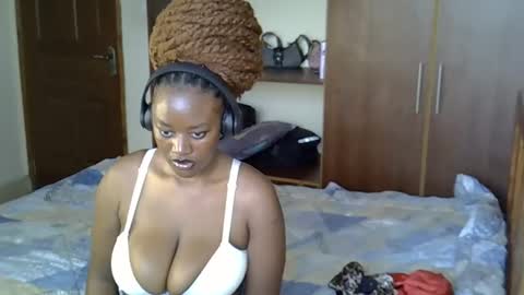 Snapshot of averygoodbadgirl chatting on 05.14.26 averygoodbadgirl online show from 05.14.26