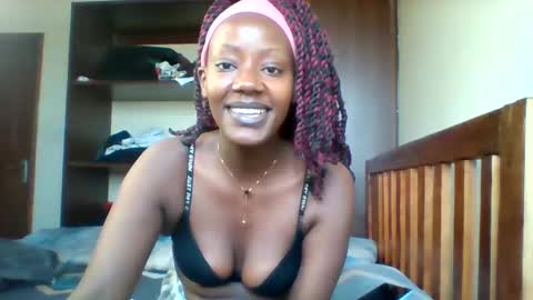 Snapshot of averygoodbadgirl chatting on 05.19.26 averygoodbadgirl online show from 05.19.26