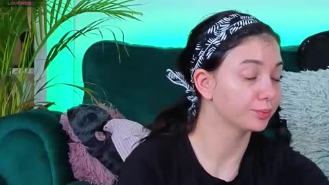 Snapshot of averywillow chatting on 11.01.25 AveryWillow online show from 11.01.25