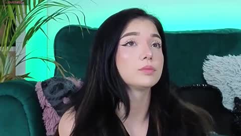 Snapshot of averywillow chatting on 11.03.25 AveryWillow online show from 11.03.25