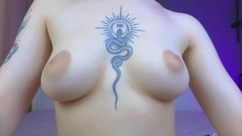 Snapshot of avgustina_love chatting on 02.04.26 avgustina_love online show from 02.04.26