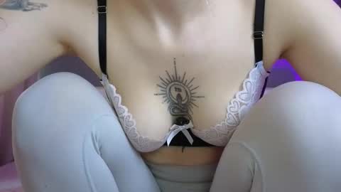 Snapshot of avgustina_love chatting on 03.11.26 avgustina_love online show from 03.11.26