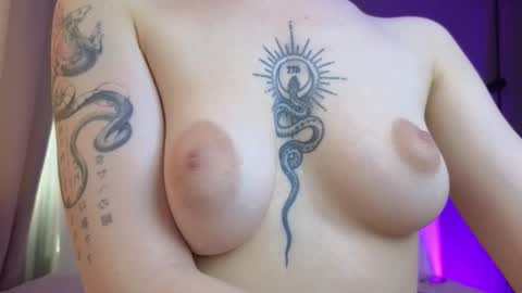 Snapshot of avgustina_love chatting on 03.12.26 avgustina_love online show from 03.12.26