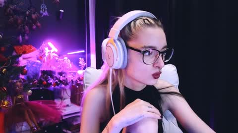 Avriel online show from 01.13.25