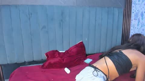 Snapshot of avi_thomsonn chatting on 02.13.26 avi_thomsonn online show from 02.13.26