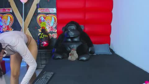 Snapshot of avi_thomsonn chatting on 02.24.26 avi_thomsonn online show from 02.24.26